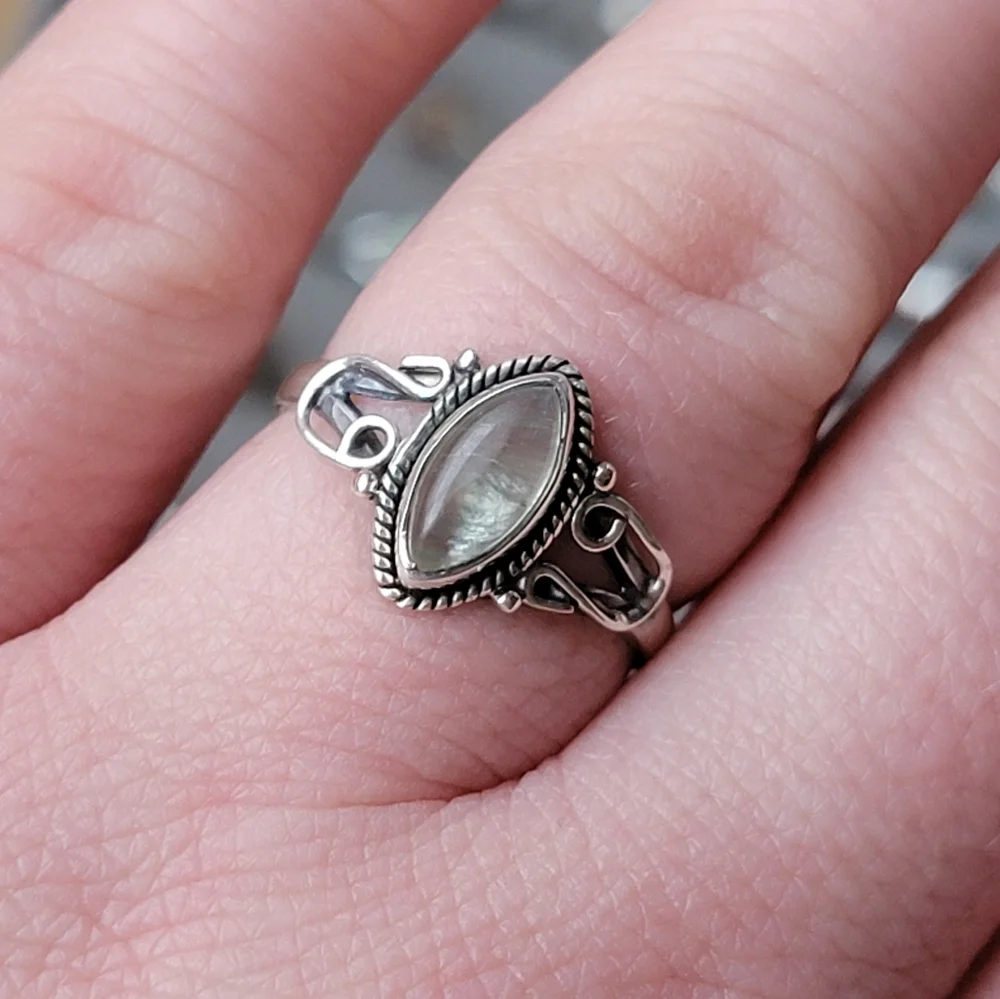Prehnite Sterling Silver Filigree Horseshoe Ring Marquise Gemstone